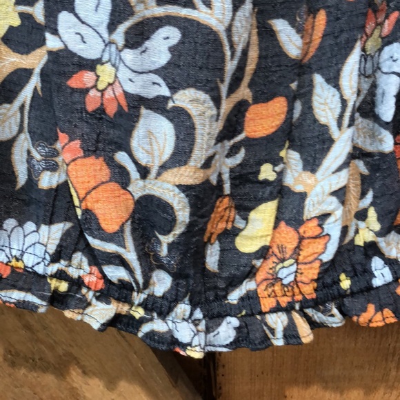 Off the shoulder floral top - Picture 5 of 8